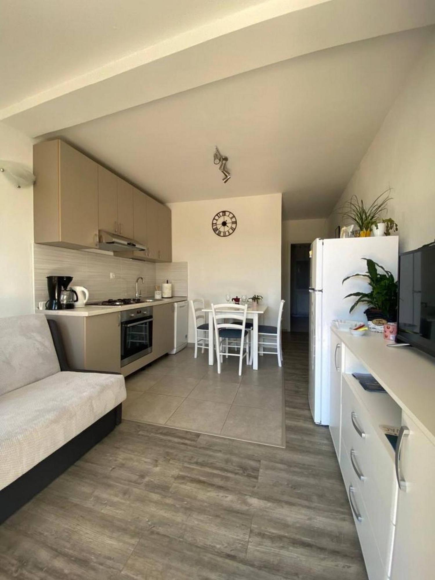 Rural Apartment Ante Drniš Eksteriør bilde