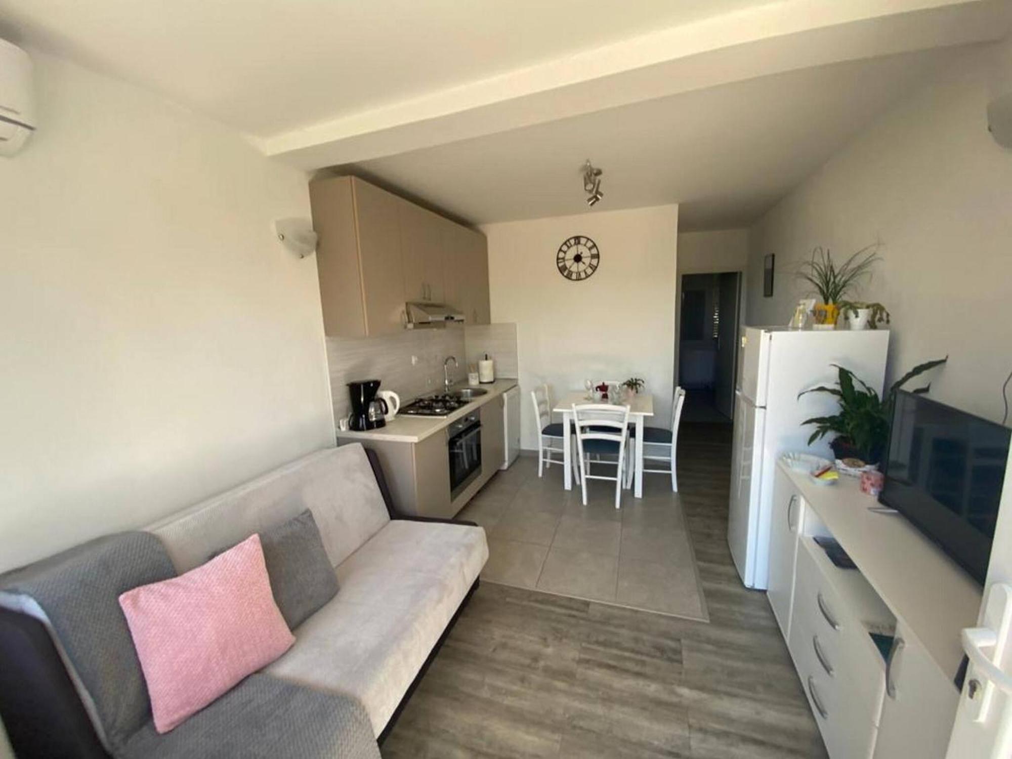 Rural Apartment Ante Drniš Eksteriør bilde